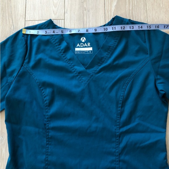 Adar Pro Scrub Short Sleeve Top Women’s Size S - Picture 2 of 9